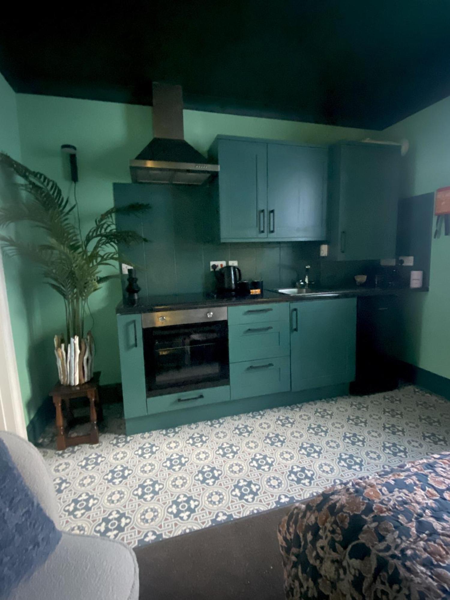 Number Two Russell House Tavistock Devonアパートメント エクステリア 写真