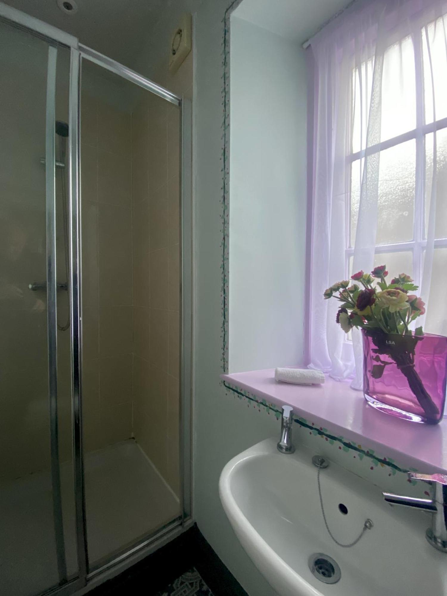 Number Two Russell House Tavistock Devonアパートメント エクステリア 写真